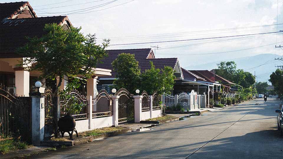 Hukum Untuk Tetangga Menyebalkan